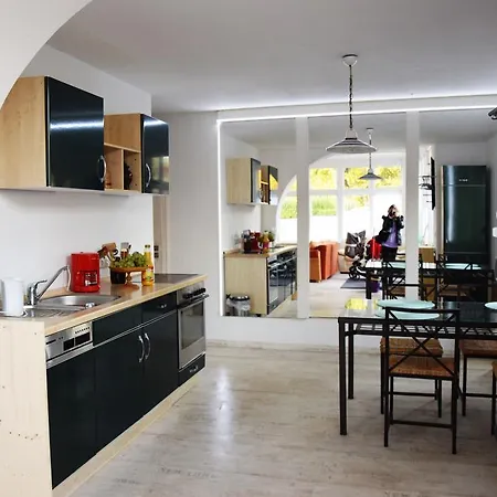 Urlaub Im Wintergarten Rostock-lichtenhagen-dorf Apartment *